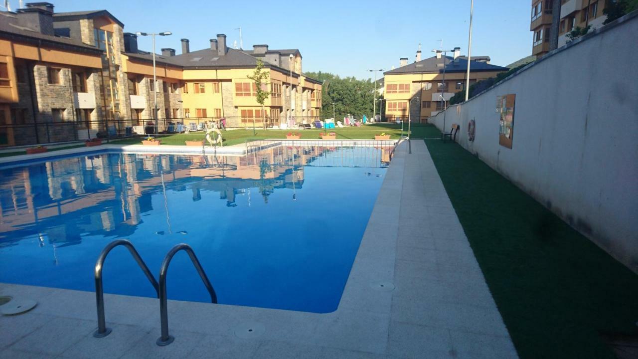 Apartamento Rapitan Lägenhet Jaca Exteriör bild